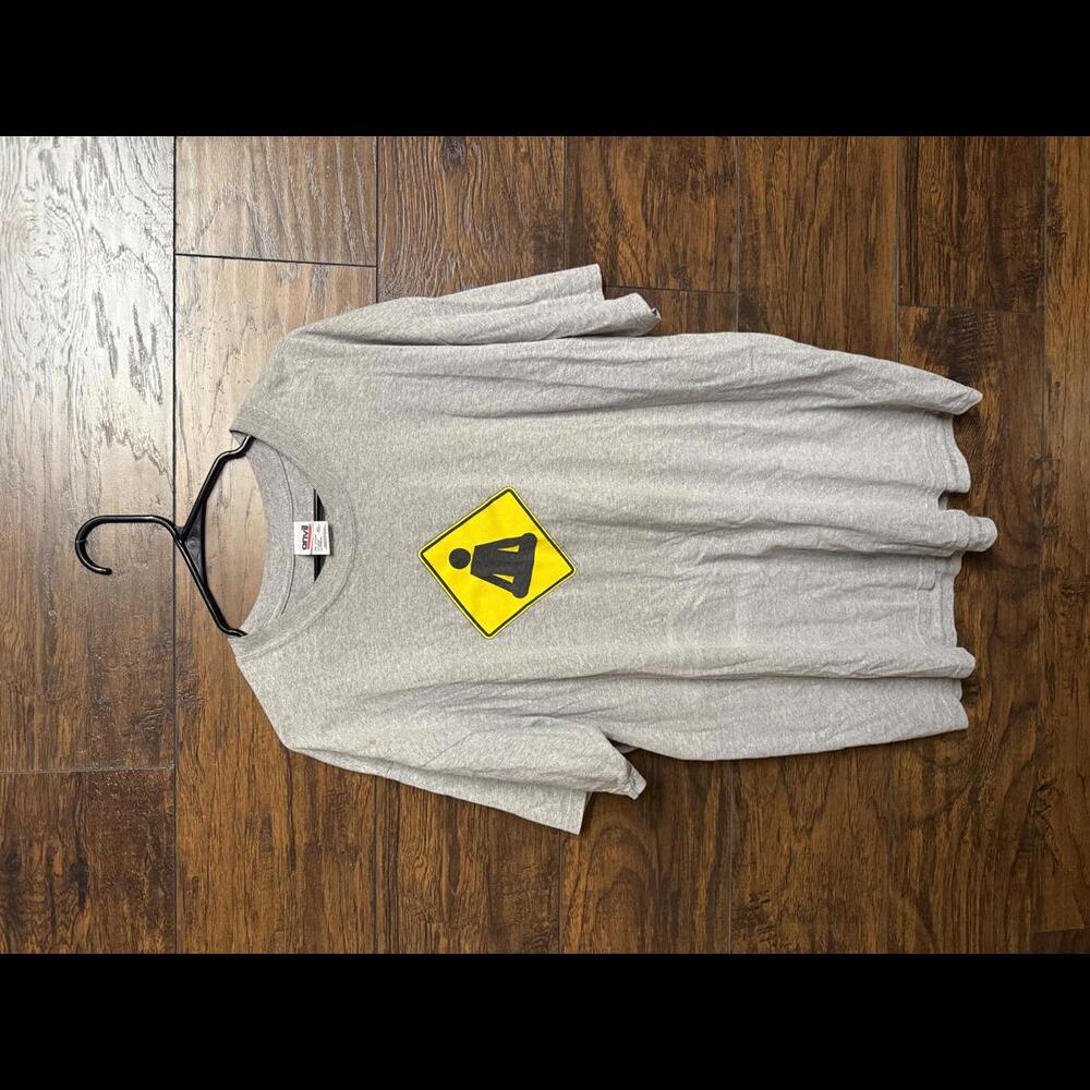 Y2K Meditating Street Sign T-shirt Frank Olinksy 2000 Tee XL
